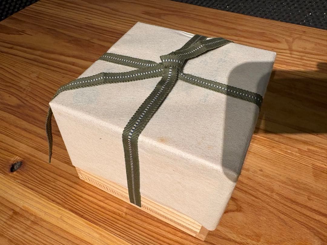 加藤松香 作　織部焼 紅葉之絵 十一月 茶碗　新品未使用／共箱・共布・作家栞付き