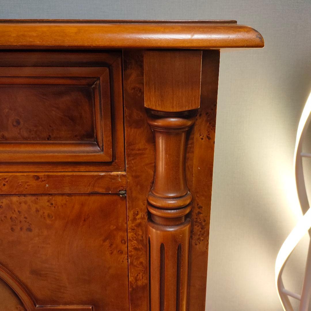 【ヴィンテージ 希少バールウッド】イタリア製クラシックキャビネット 鍵付き