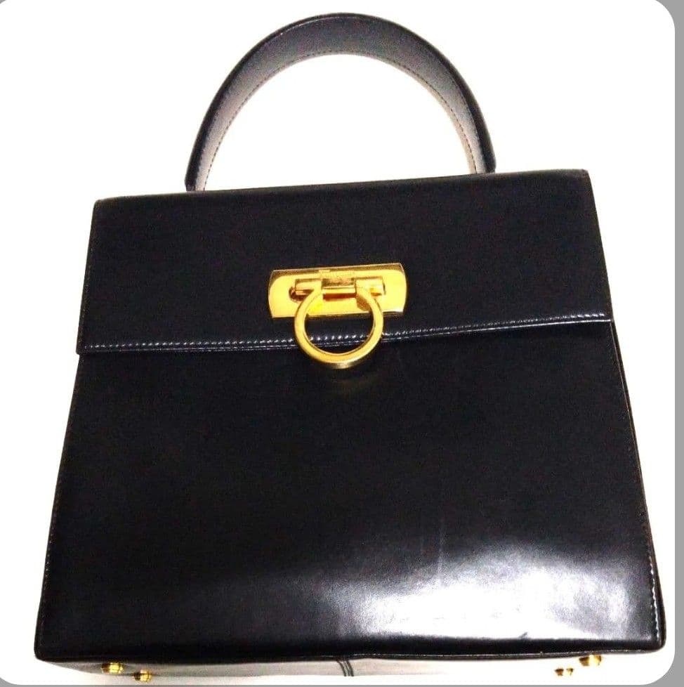 美品ferragamo バッグ