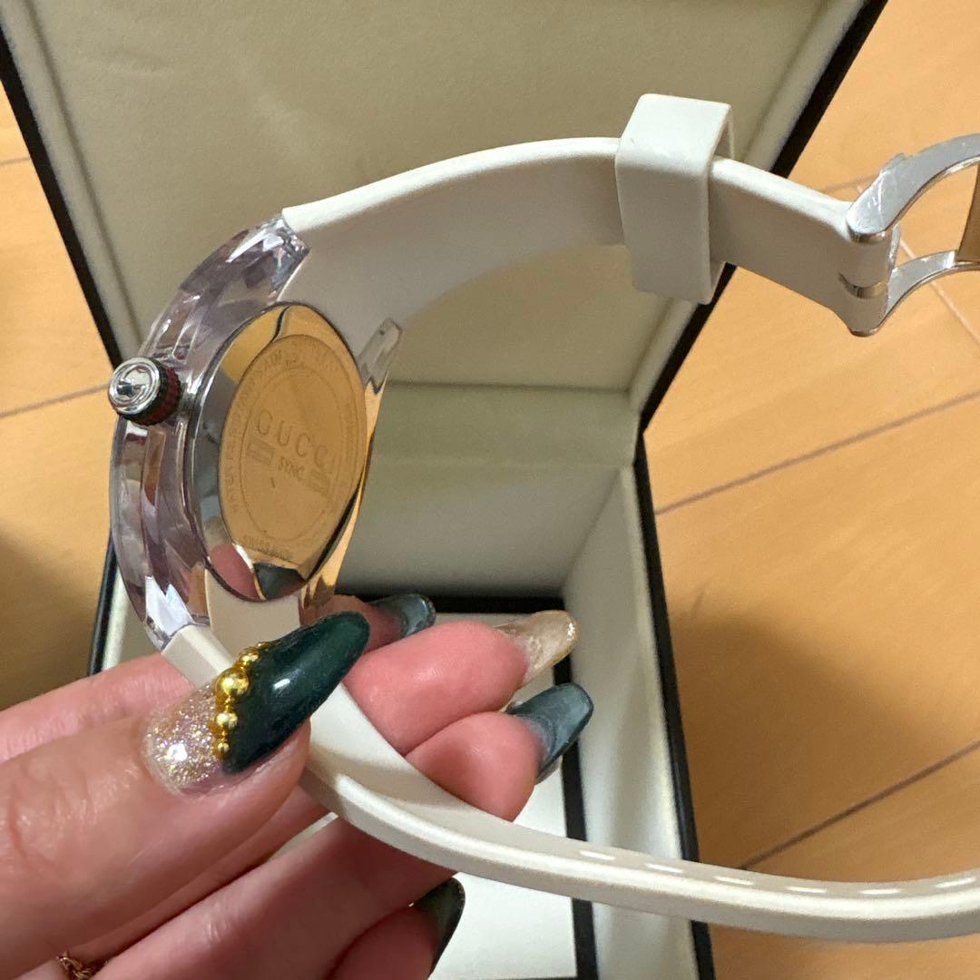GUCCI 時計 ラバーベルト付き