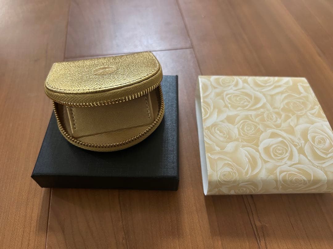 皇居 馬蹄型小銭入　ケース　財布　ゴールド　大安吉日購入