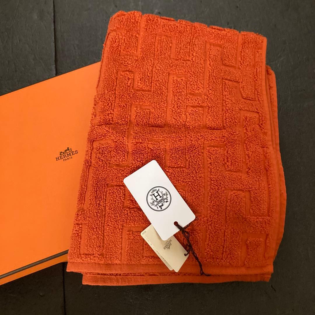 HERMES エルメス　タオル《ステアーズ》