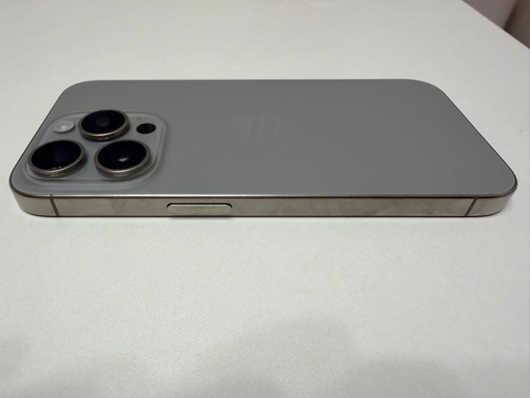 iPhone15Pro ナチュラルチタニウム256GB(SIMフリー)