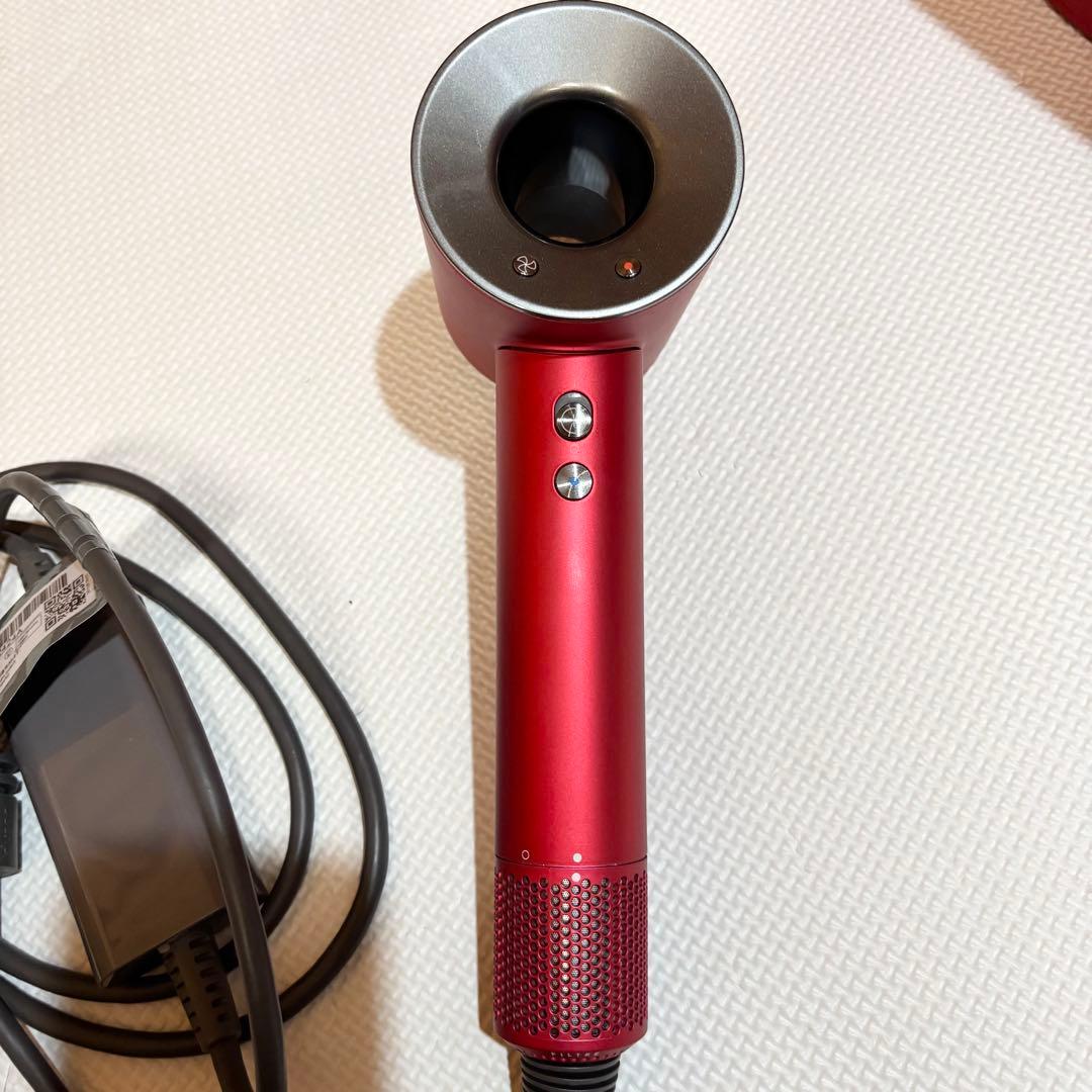 【美品】Dyson ダイソン ヘアドライヤー 数量限定 レッドモデル HD08