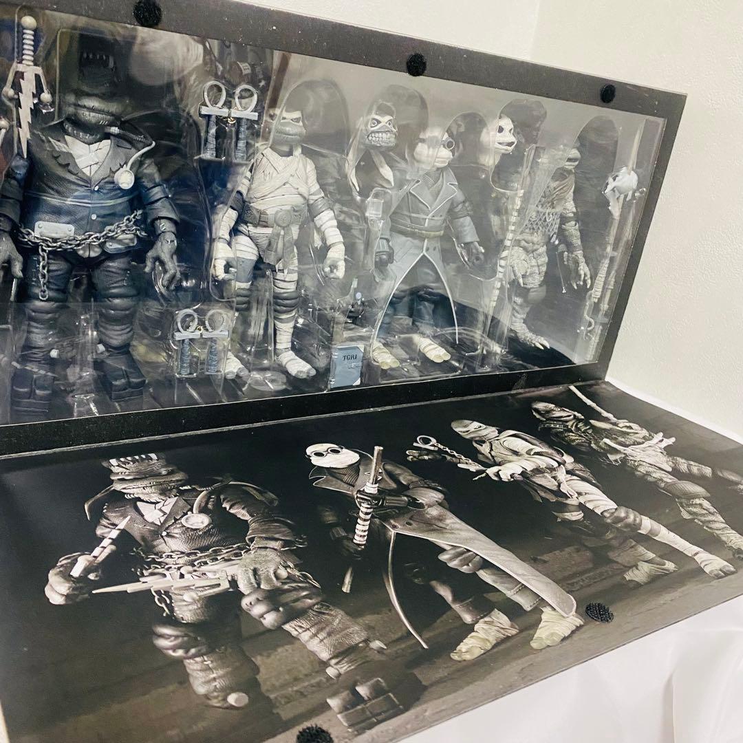 激レア　ユニバーサルモンスターズ×タートルズ　NECA