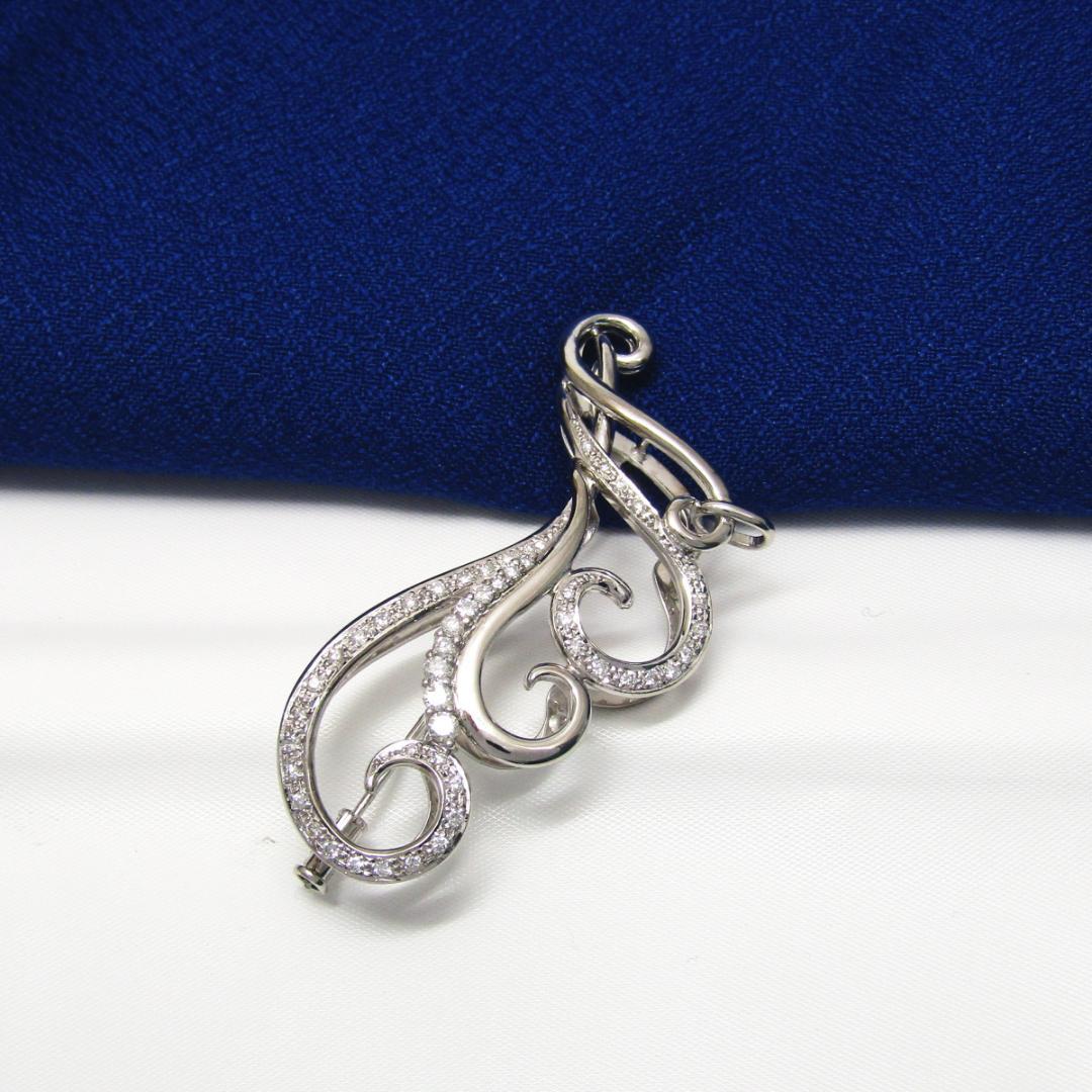 プラチナ ダイヤモンドデザインブローチ