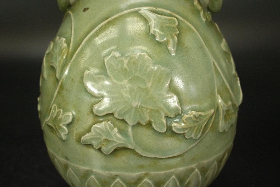 中国美術 唐物 青磁 纏枝蓮花紋 花瓶(ZE670)