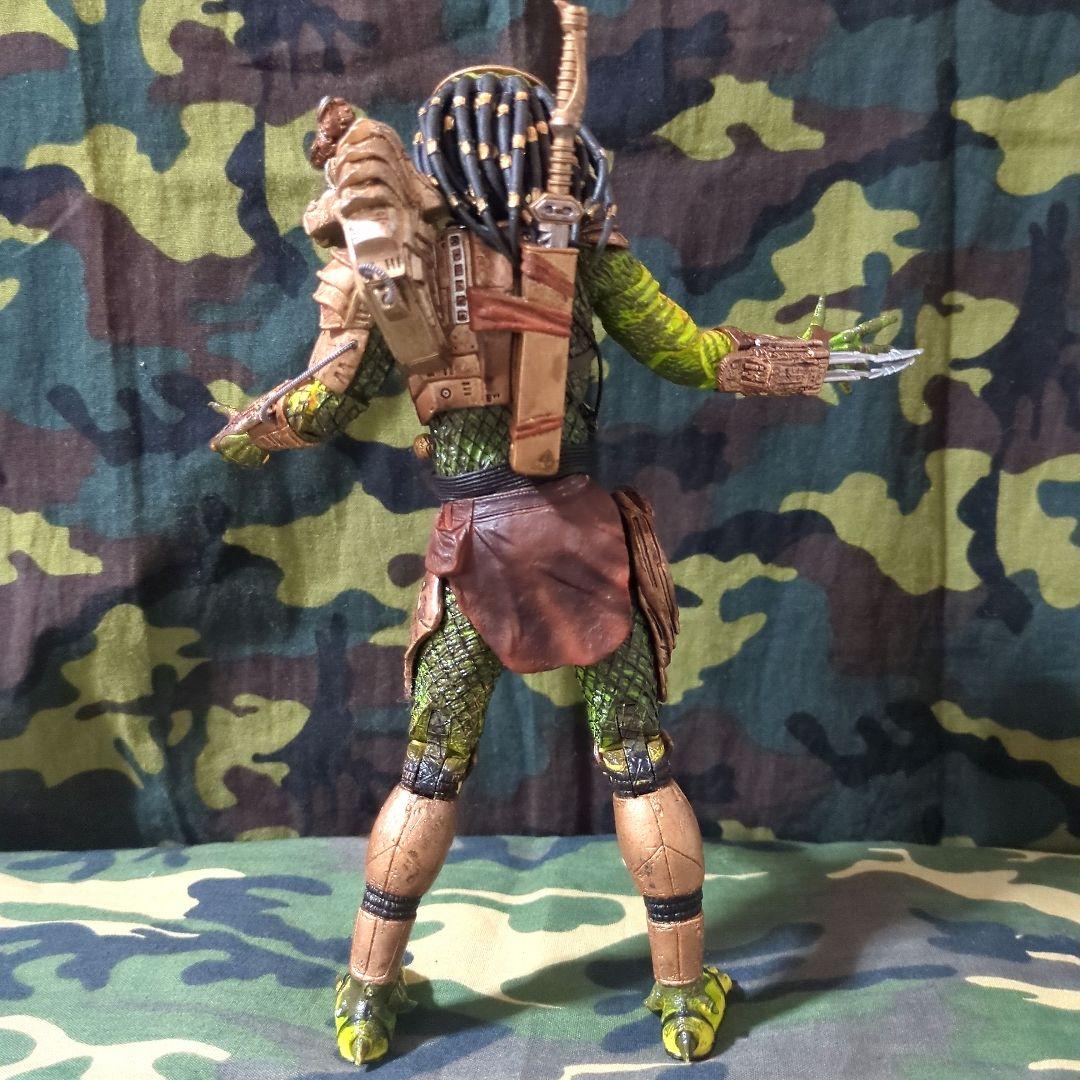 NECA／エルダーゴールデンエンジェル• プレデター【中古開封品】♦品薄商品