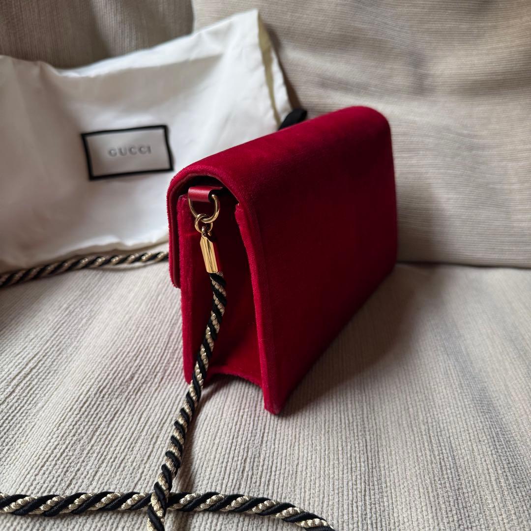 GUCCI 赤 ベルベット パーティーバッグ
