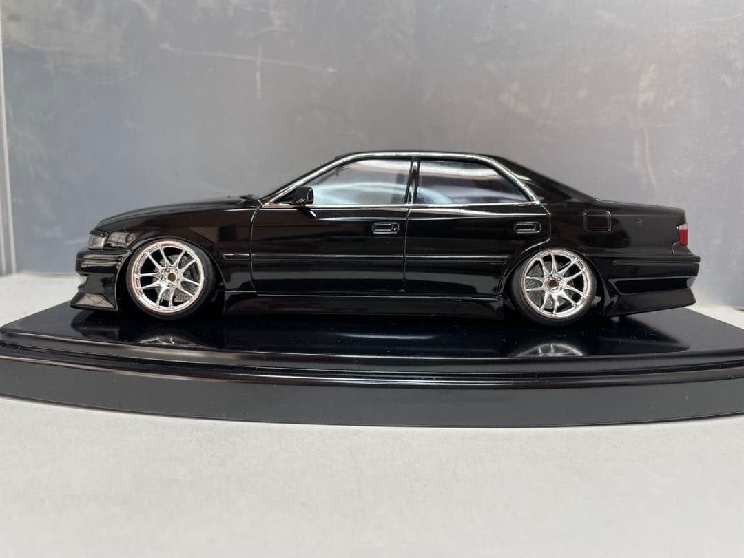 アオシマ1/24プラモデル完成品　JZX100チェイサー
