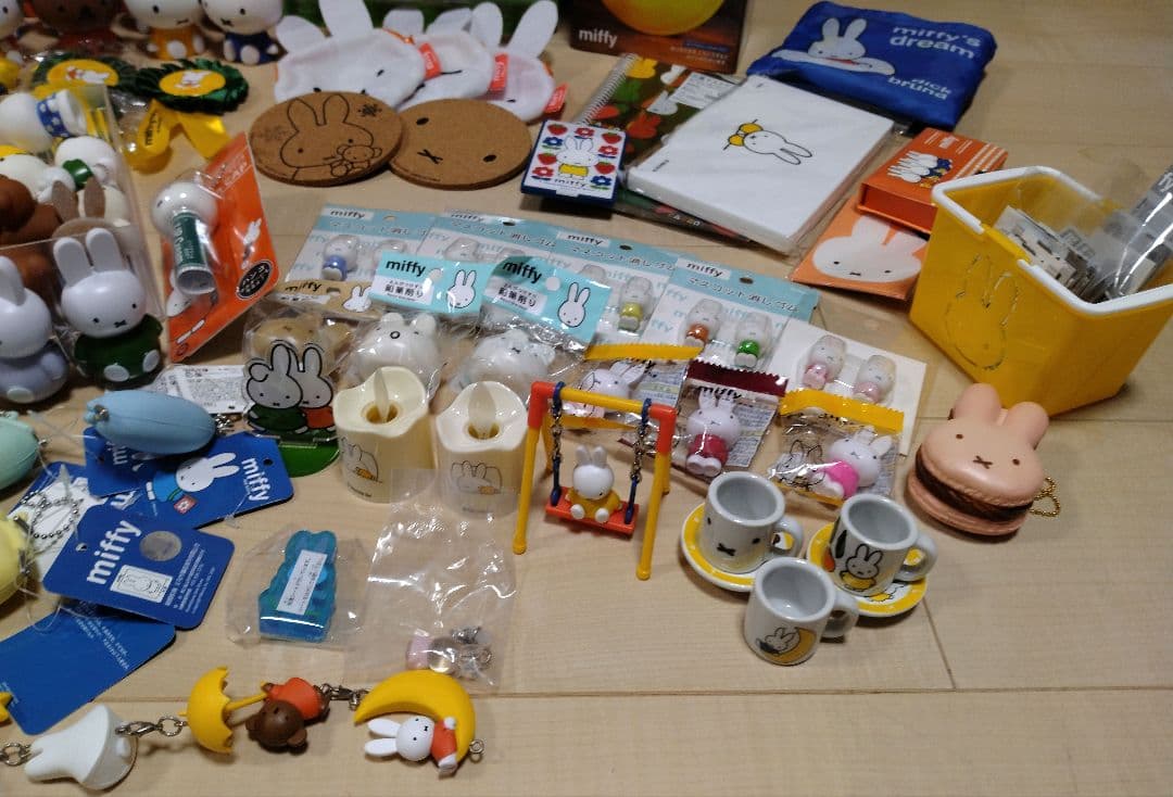 ミッフィーグッズ フィギュア他150点以上大量まとめ売り