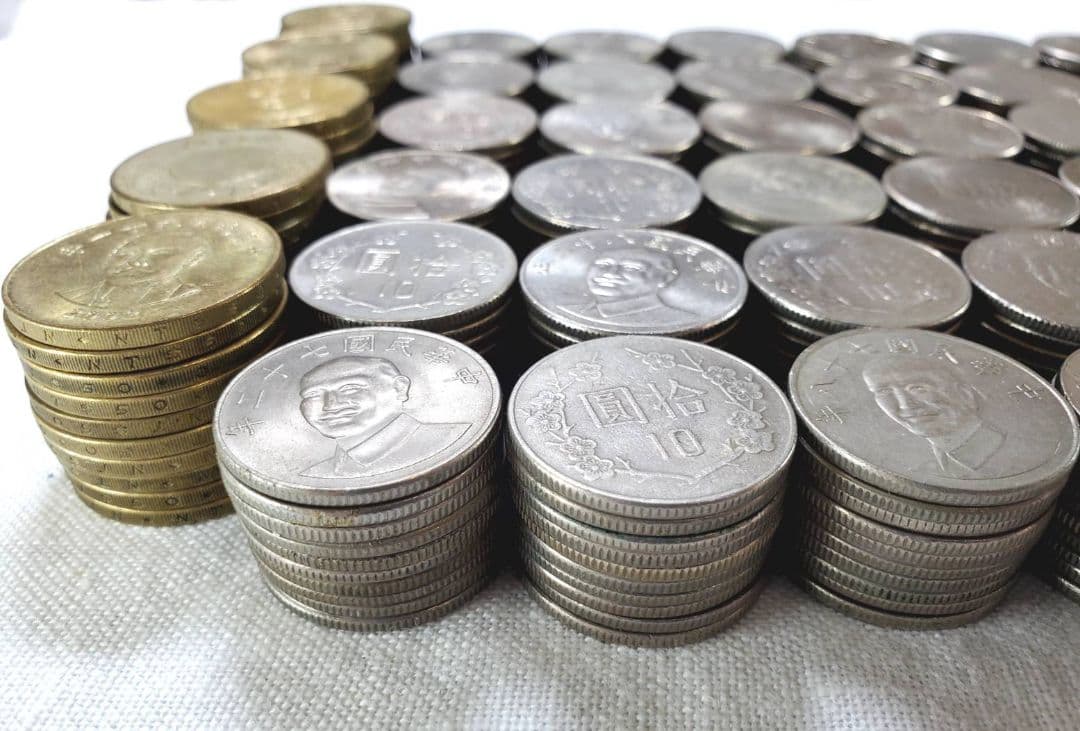 外貨 ニュー台湾ドル 外国  海外 旧硬貨 為替 貨幣 古銭 銭 ウォン