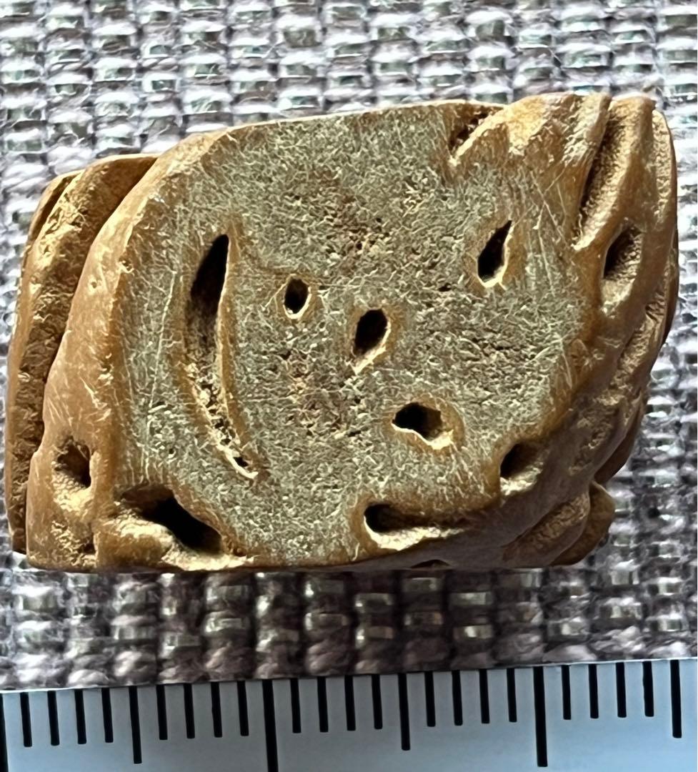 時代物　提げ物 6点　煙草入れ 煙管入れ 桃核 骨彫り 彫刻 アンティーク 古玩