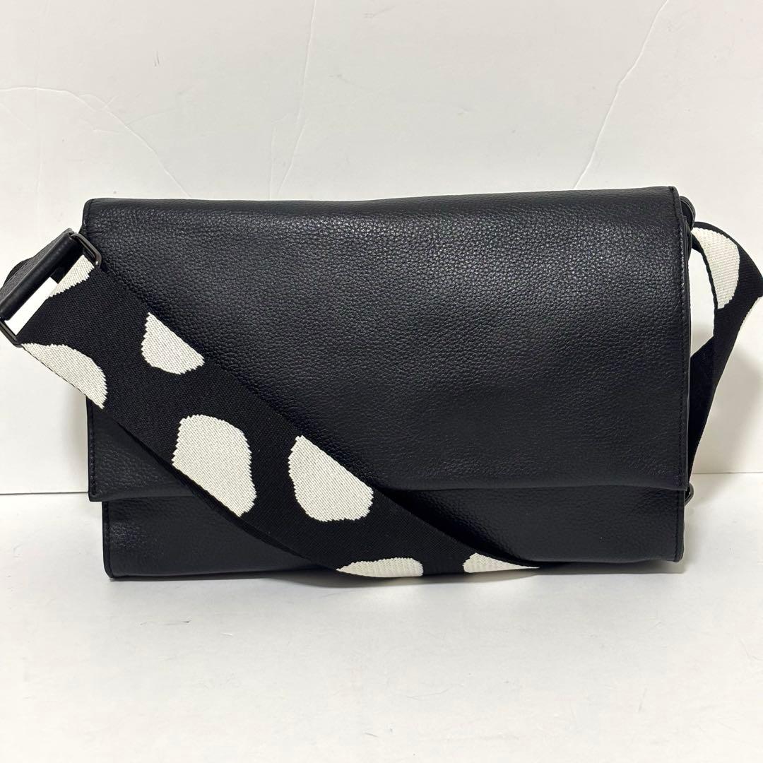イアパピヨネ ワイドテープショルダーバッグ ボディバッグ ダルメシアン