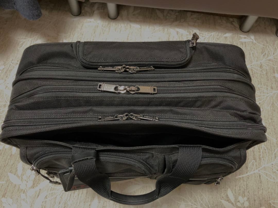 TUMI ブラック キャリーケース 261040D4