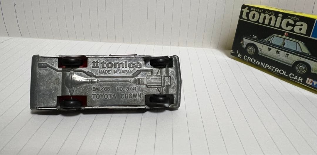 黒箱　日本製　トミカ　no.4 トヨタクラウンパトカー　1Aホイール