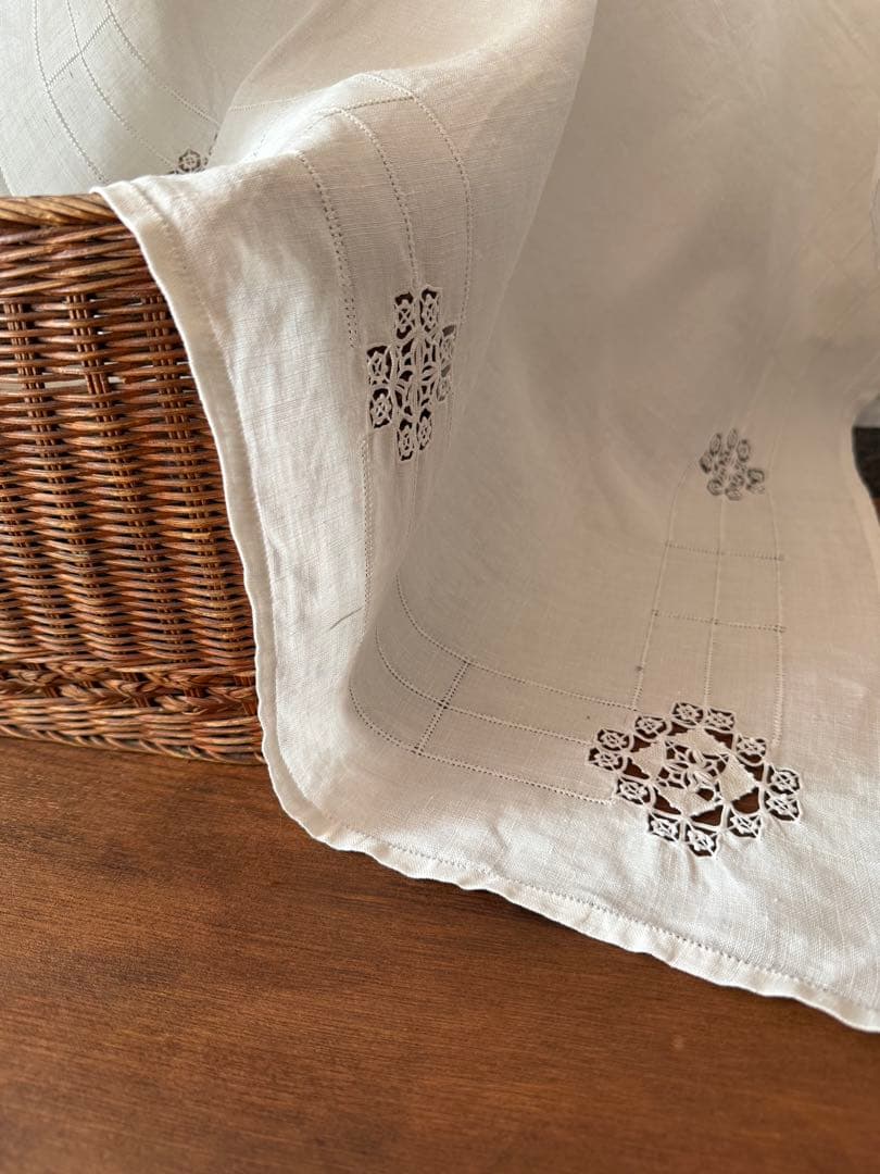 フランスアンティークஐ⋆*ホワイトリネンの素敵な刺繍クロスஐ⋆*