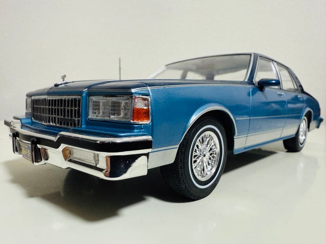 '87 Chevyシボレー Capriceカプリス Sedanセダン 1/18