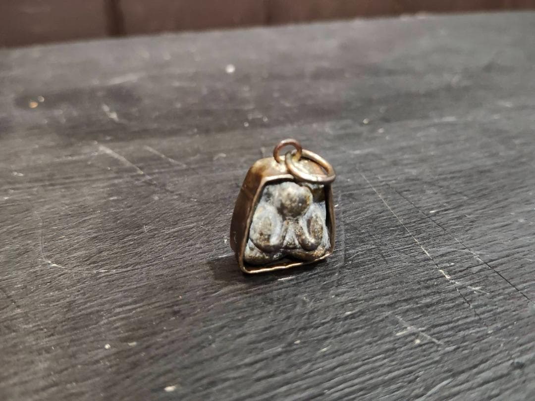 タイのお守り　プラピッター　魔除け　災難除け（小）