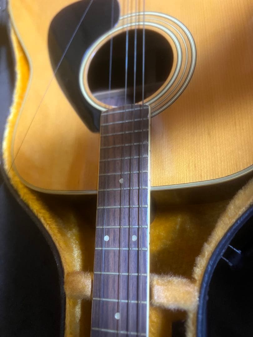 ヤマハ　ＦＧ３００J 　１９７４年　黒ラベル 　ケース付