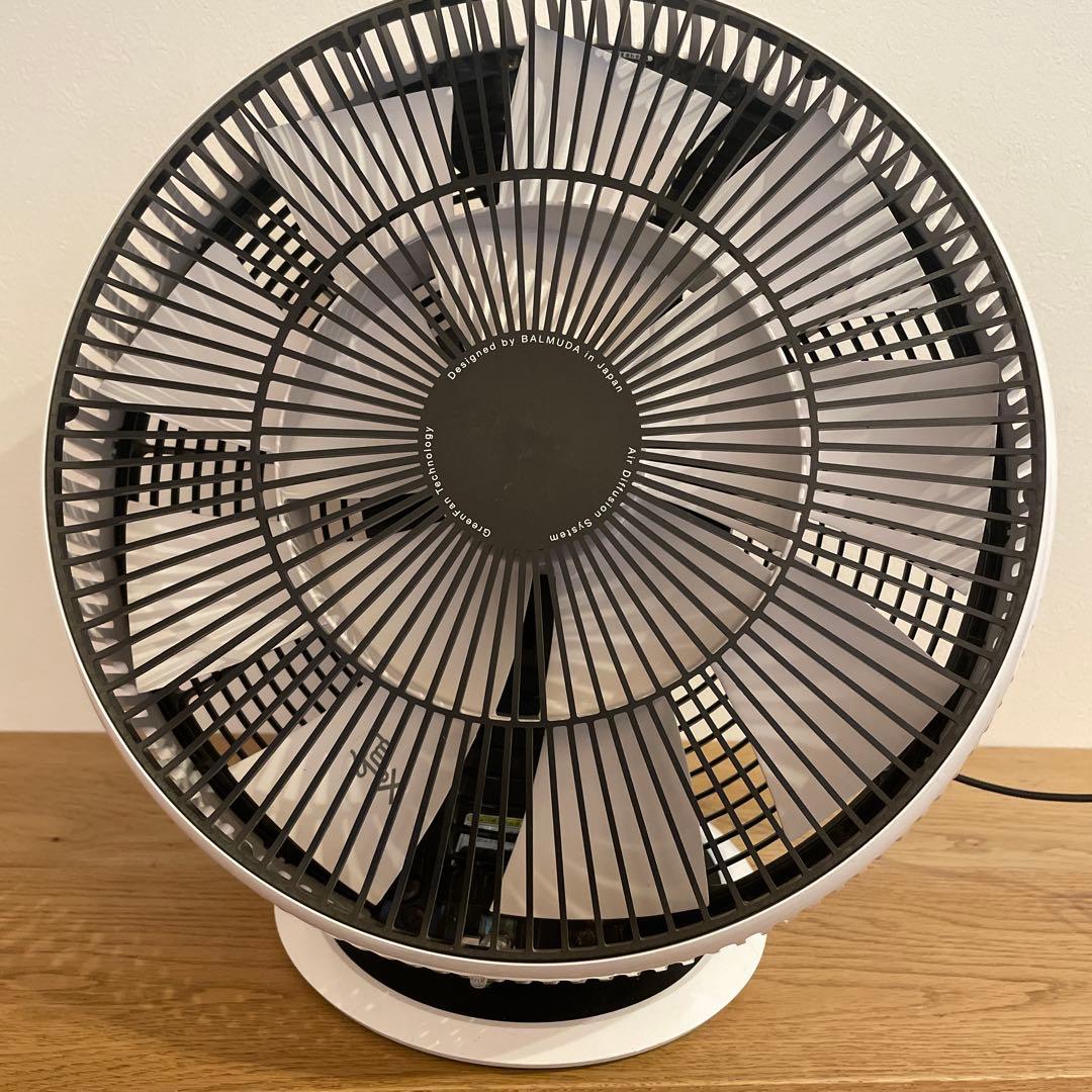 バルミューダーサーキュレーター　 ホワイト×ブラック FGF-3300
