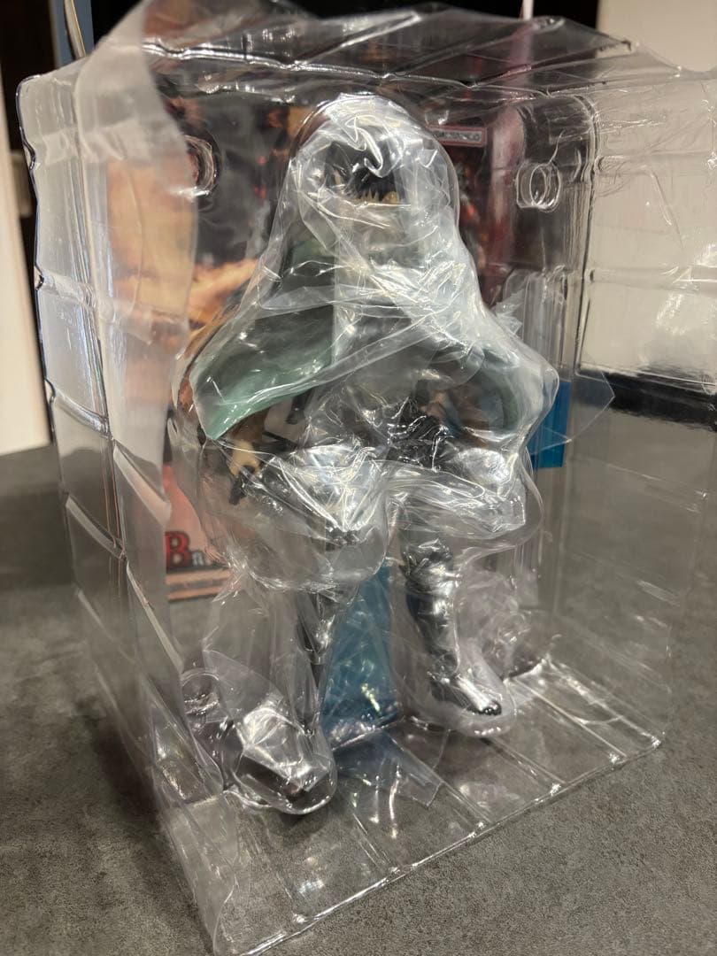 ク*ー様 進撃の巨人 一番くじ A賞獣の巨人 B賞リヴァイ ラストワン賞超大型巨