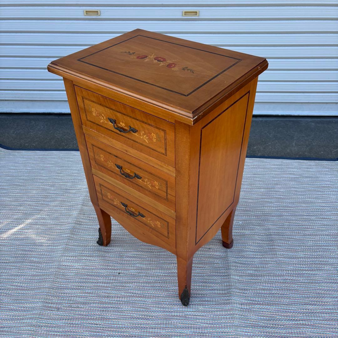 【送料込】アンティーク家具　猫足　木製チェスト　サイドボード　象嵌　英国風