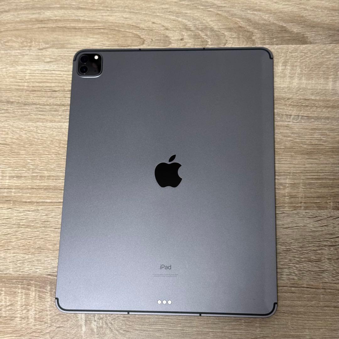 iPad Pro 12.9 1TB Magic Keyboard付き