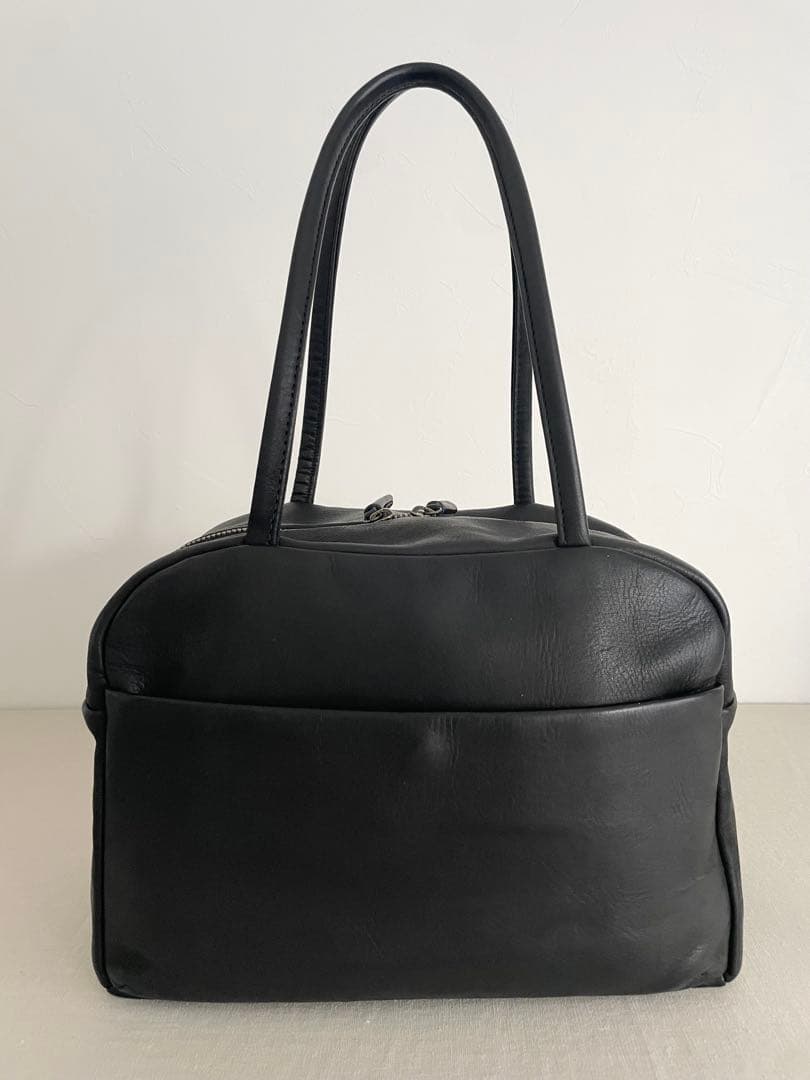 a （アー）スクエアボストンバッグMブラック黒レザーショルダーバッグハンドバッグ