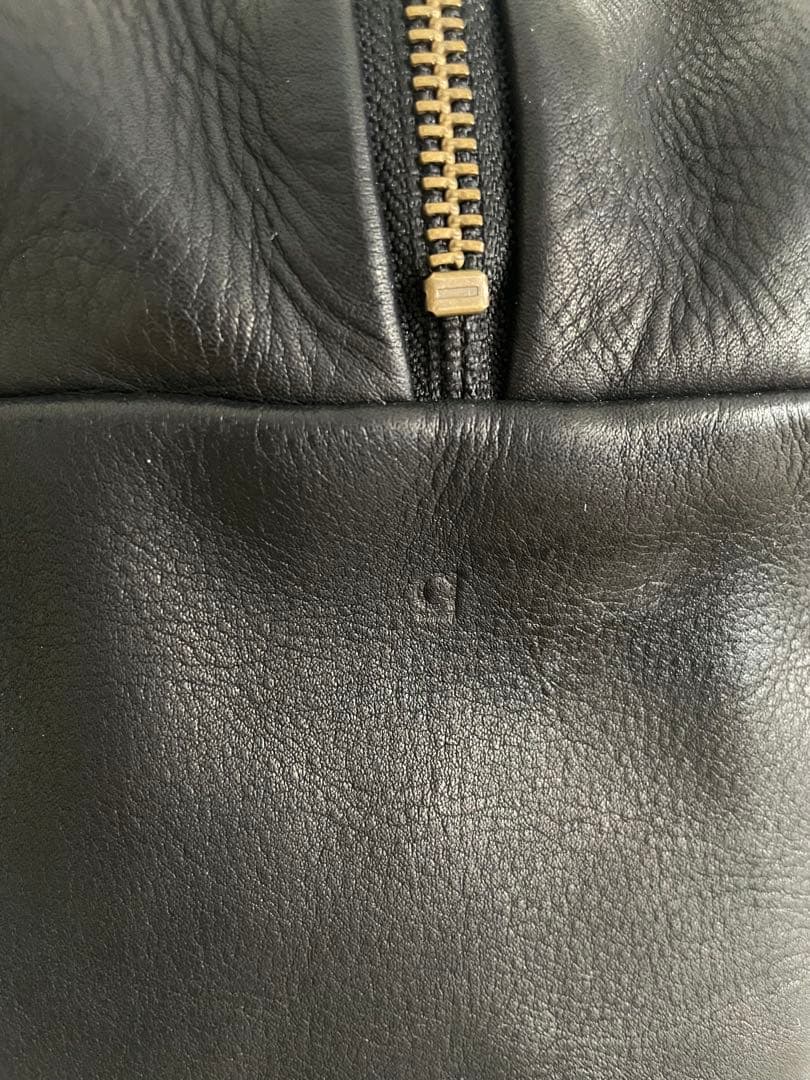 a （アー）スクエアボストンバッグMブラック黒レザーショルダーバッグハンドバッグ