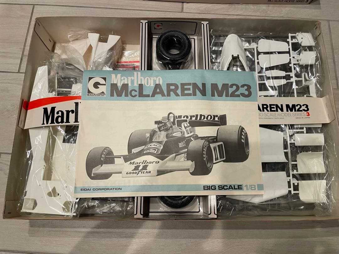 ｚ*ｚ様 McLaren M23 1:8スケールモデルキット