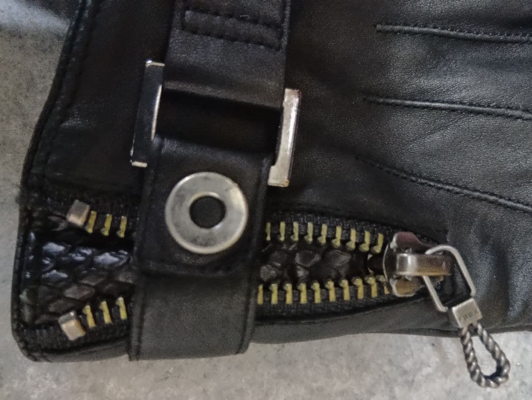 FUGA レザー手袋 ジッパー部パイソン切替　即完売品