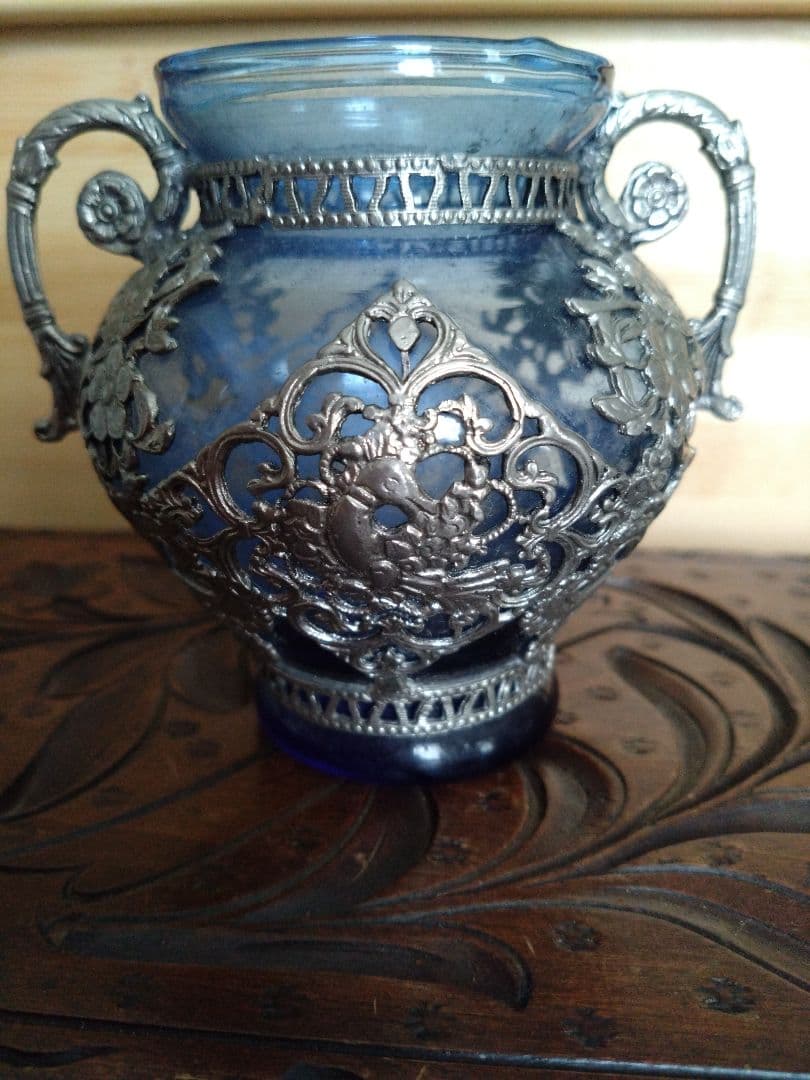 ヨーロッパアンティークの花瓶