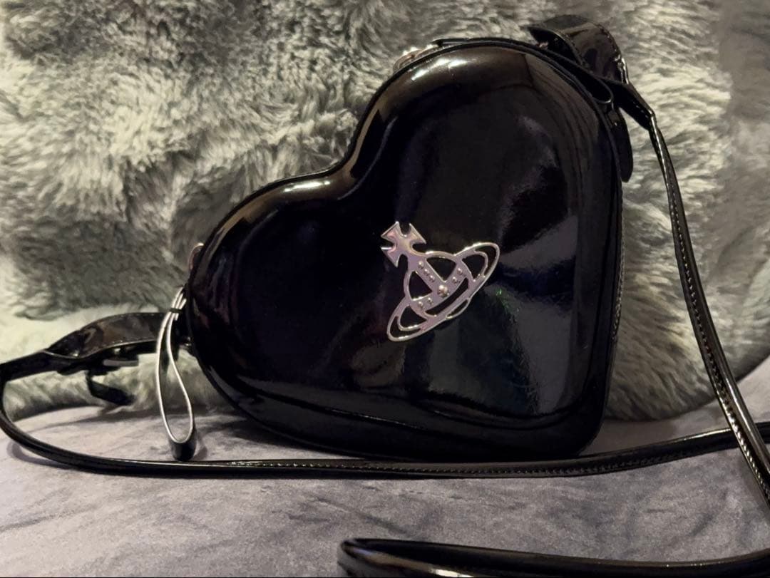 Vivienne Westwood ハート型ショルダーバッグ　ブラック