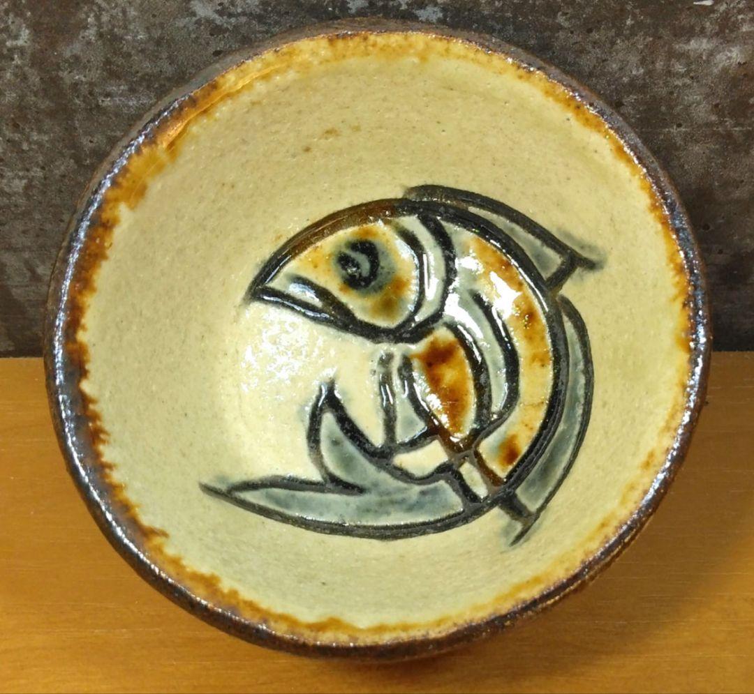 人間国宝 金城次郎 ぐい呑 栞 共箱 美品 壷屋焼 やちむん 紐付箱 壺屋焼