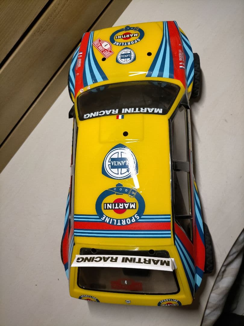 タミヤ　ランチア デルタ　1/10　ボディのみ　マルティーニカラー