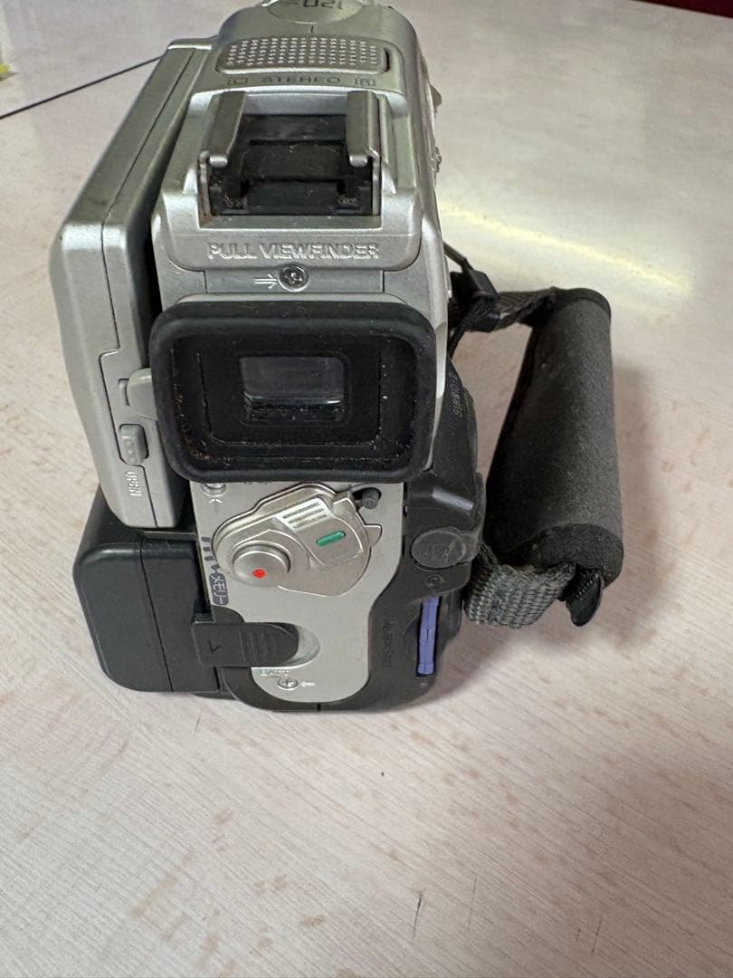 中古SONYDCR-PC101K デジタルハンディカム 本体&パソコン編集ソフト