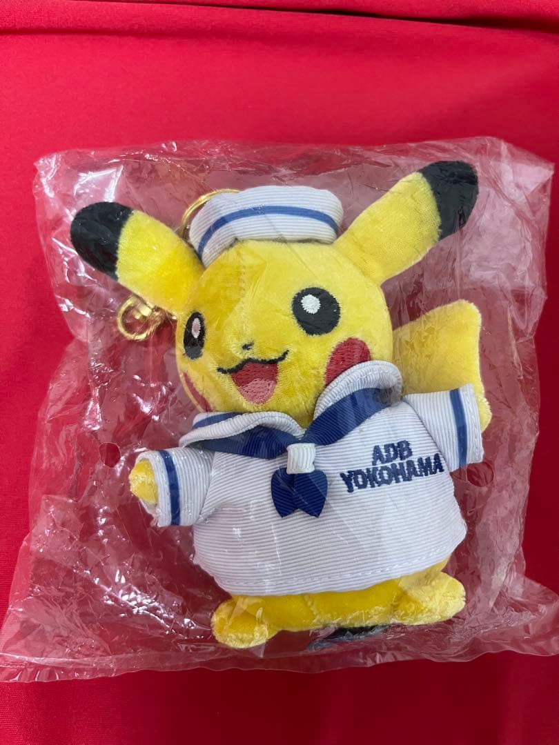 横浜　ヨコハマ　セーラー服　ピカチュウ ぬいぐるみ　キーホルダー　ADB