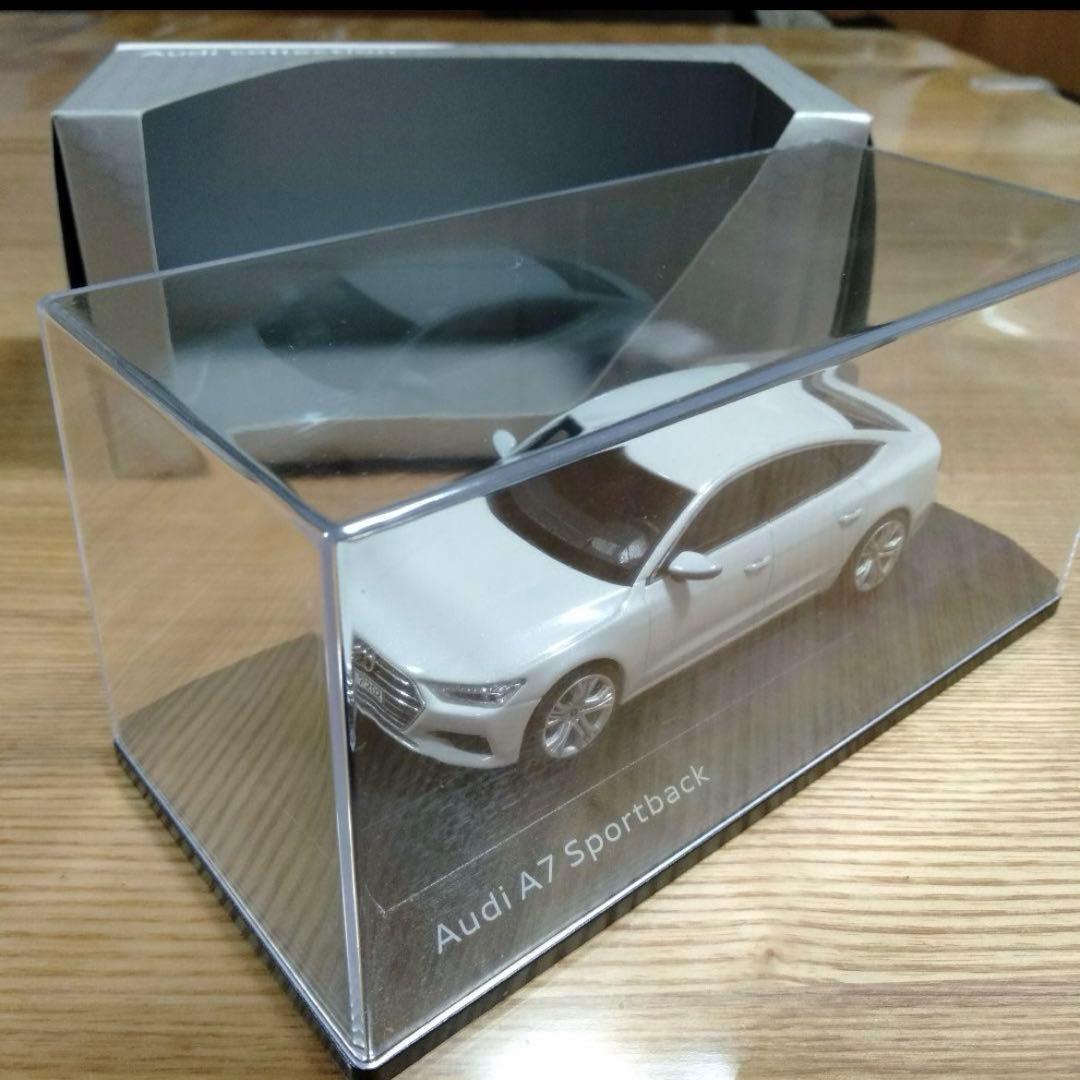Audi 公式A7 ミニカー　非売品