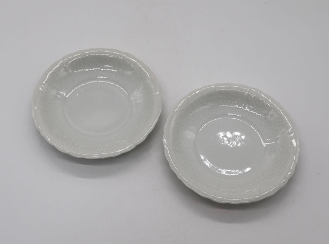 中国　清時代　徳化白磁陽刻紋花口小皿2点　送料込み0125