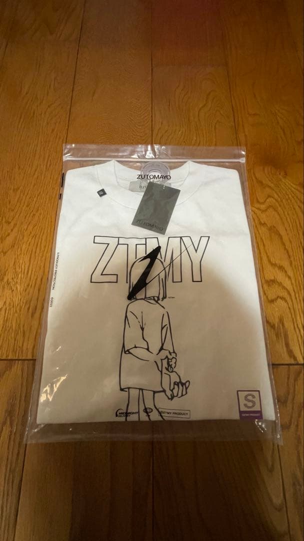 ずっと真夜中でいいのにRe:Re:ZTMYにらTシャツ ホワイトブラックSサイズ