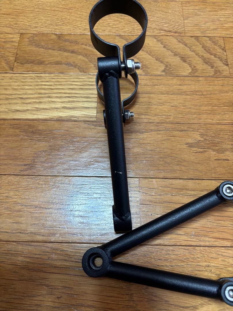 モトトリオ　ヘッドライトステー　ボンネビルt120