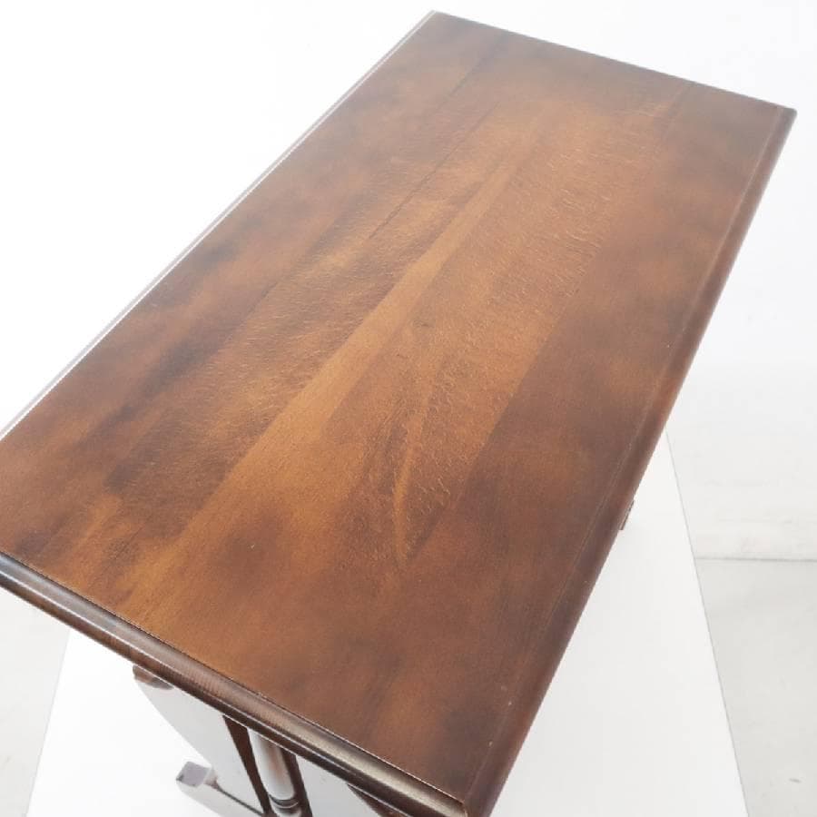 カリモク家具 コロニアル マガジンラック付き サイドテーブル ブナ材 クラシカル