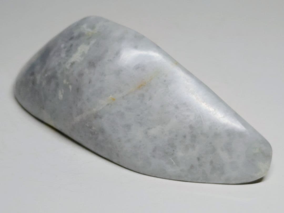 白灰 371g 翡翠 ヒスイ 原石 鑑賞石 自然石 誕生石 鉱物 鉱石 水石