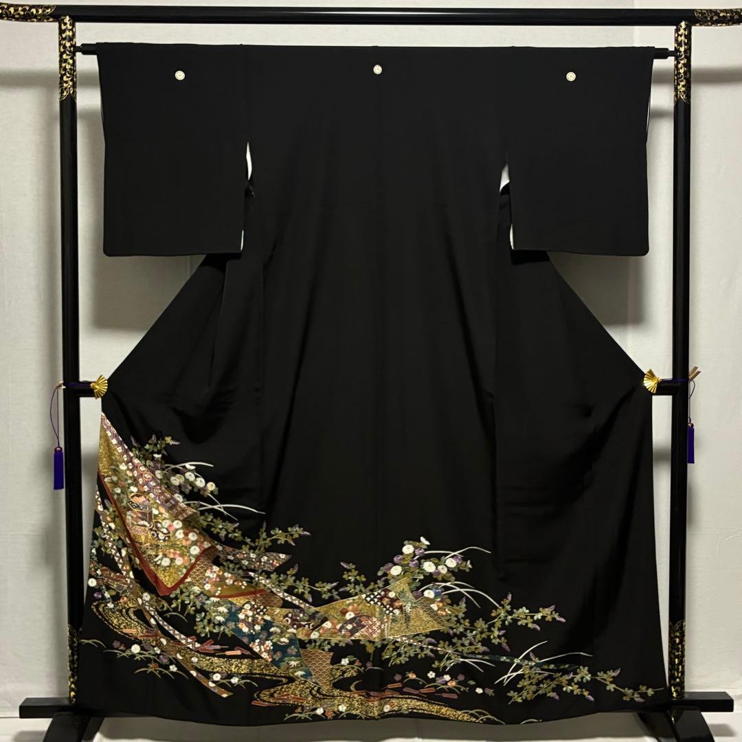 D68 黒留袖 総刺繍 慰斗紋 花模様 正絹 着物 袷 極美品