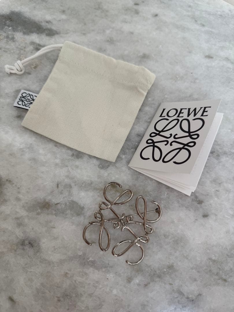 【美品】ロエベブローチ LOEWE