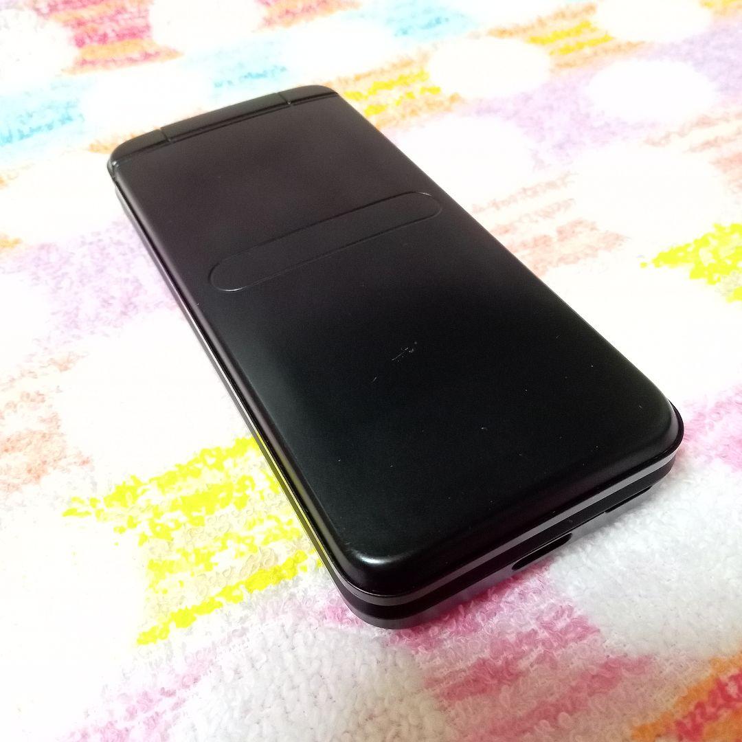 KYF42 GRATINA black 充電器セット 安心のメルカリ便 匿名配送