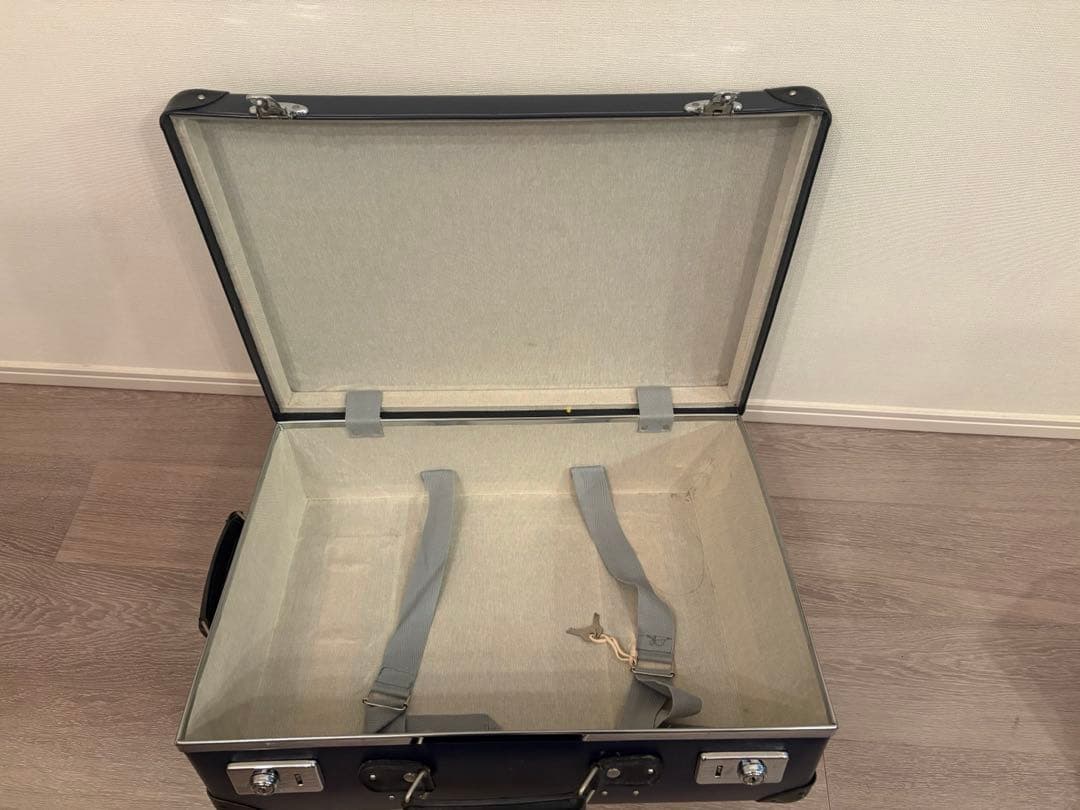 グローブトロッター　機内持込　ネイビー　2輪スーツケース