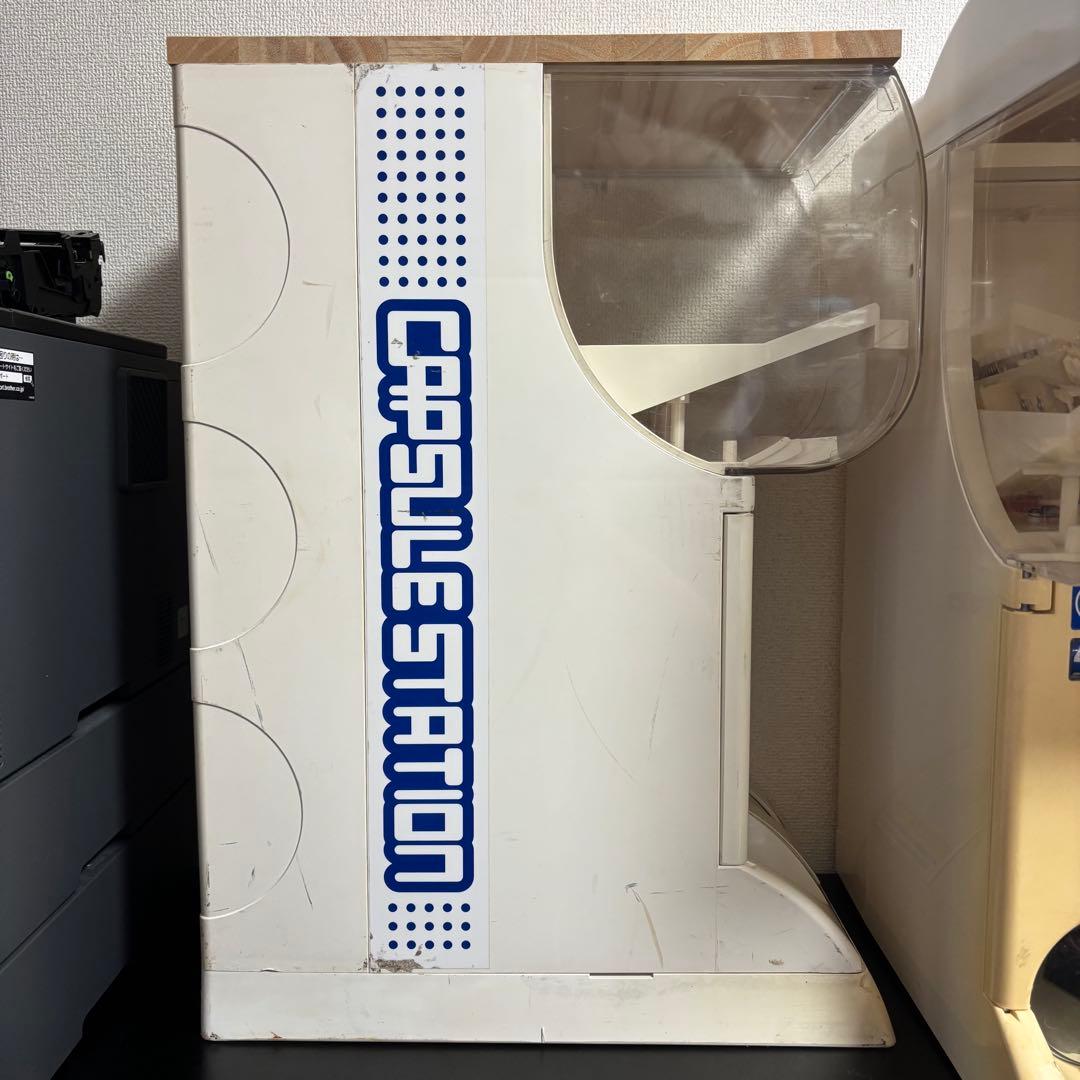 ガチャガチャ 本体 バンダイ カプセルステーション3 Ⅲ 鍵・取扱説明書付き