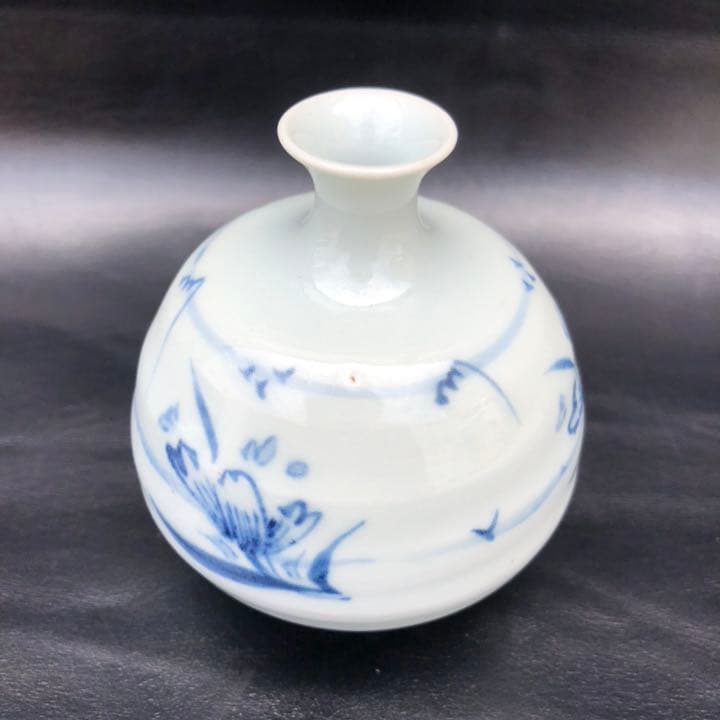 古美術品◼️蝶々が飛び跳ねている様な可愛い雰囲気の壺、壷、花瓶、徳利？